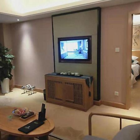 Feicheng Blossom Hotel Екстер'єр фото