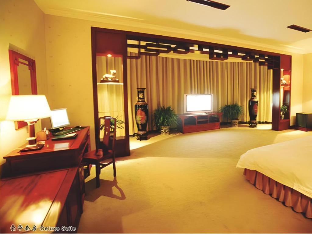 Feicheng Blossom Hotel Екстер'єр фото