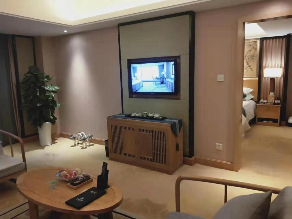 Feicheng Blossom Hotel Екстер'єр фото