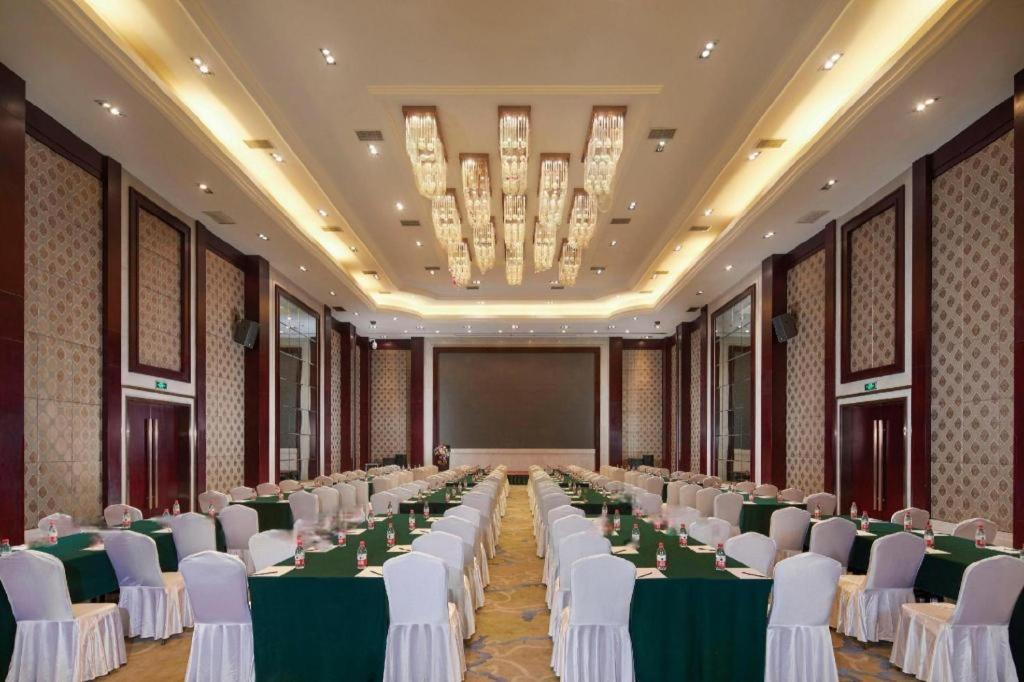 Feicheng Blossom Hotel Екстер'єр фото