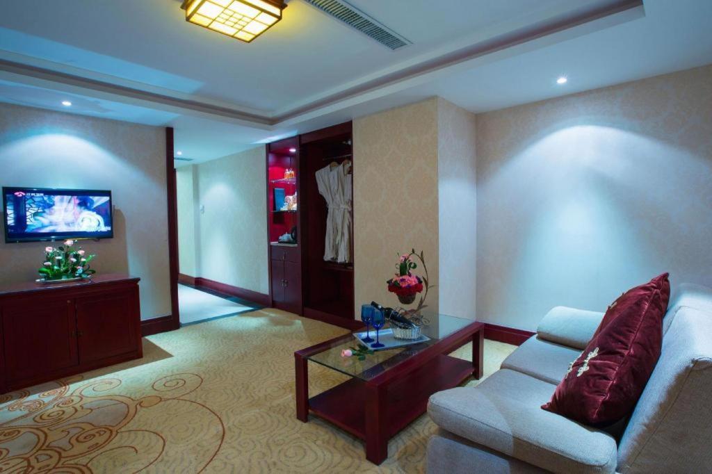 Feicheng Blossom Hotel Екстер'єр фото