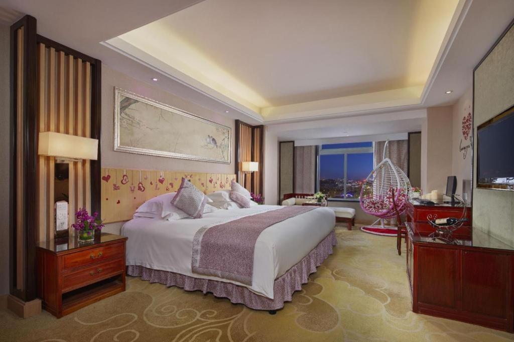 Feicheng Blossom Hotel Екстер'єр фото