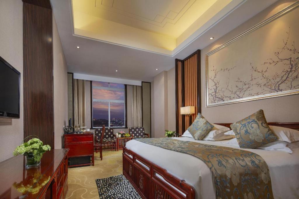 Feicheng Blossom Hotel Екстер'єр фото