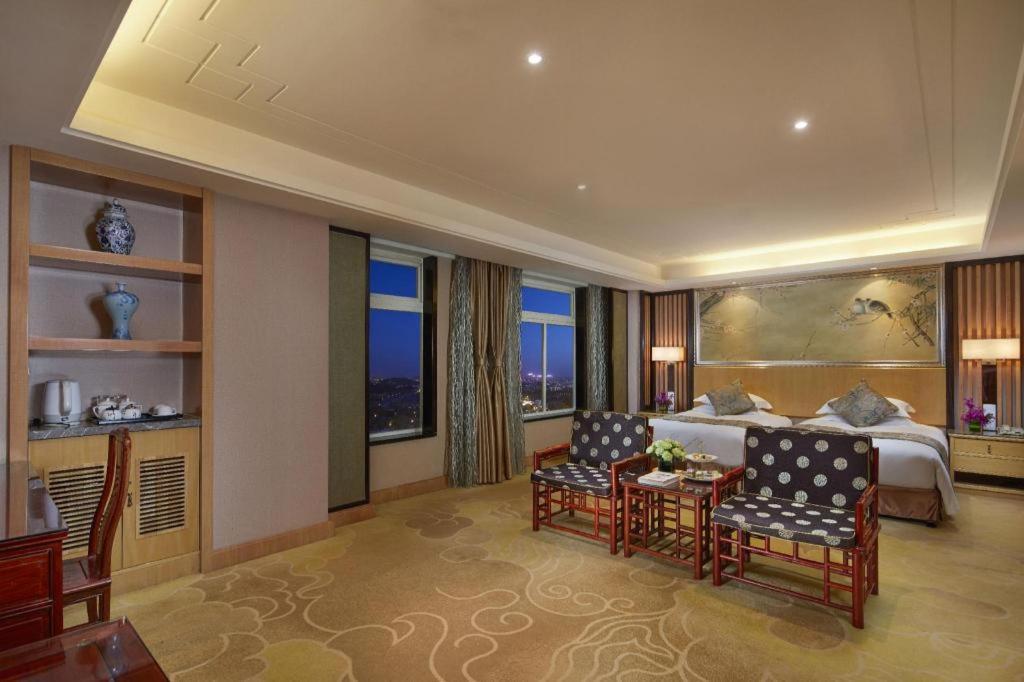 Feicheng Blossom Hotel Екстер'єр фото
