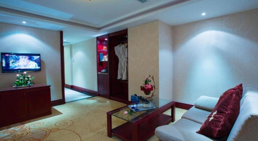 Feicheng Blossom Hotel Екстер'єр фото