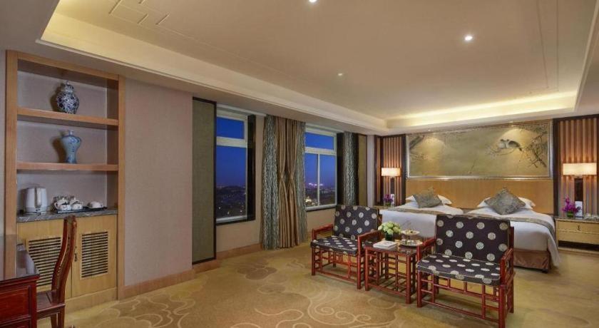 Feicheng Blossom Hotel Екстер'єр фото