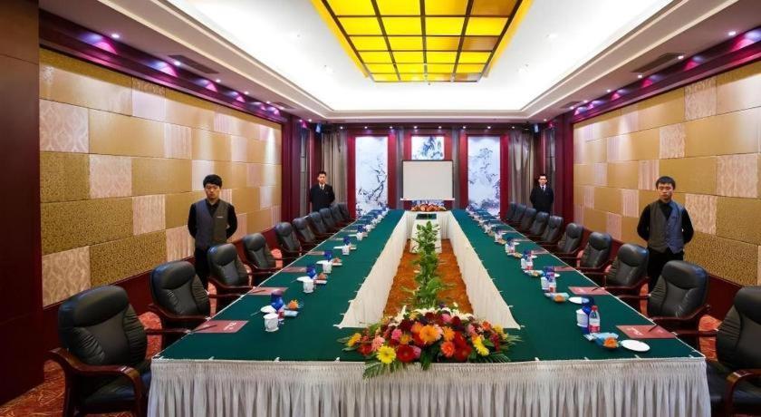 Feicheng Blossom Hotel Екстер'єр фото