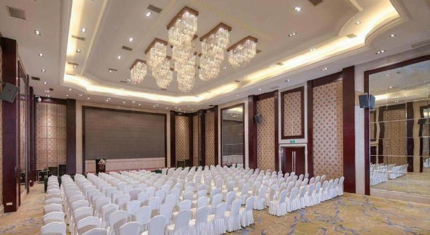 Feicheng Blossom Hotel Екстер'єр фото