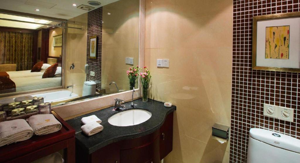 Feicheng Blossom Hotel Екстер'єр фото