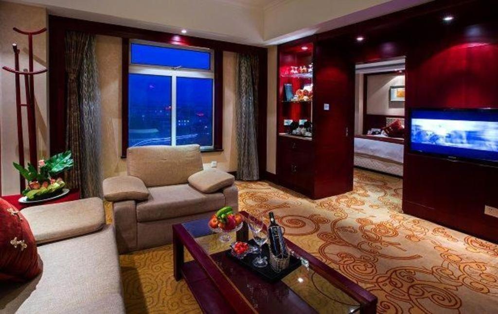 Feicheng Blossom Hotel Екстер'єр фото