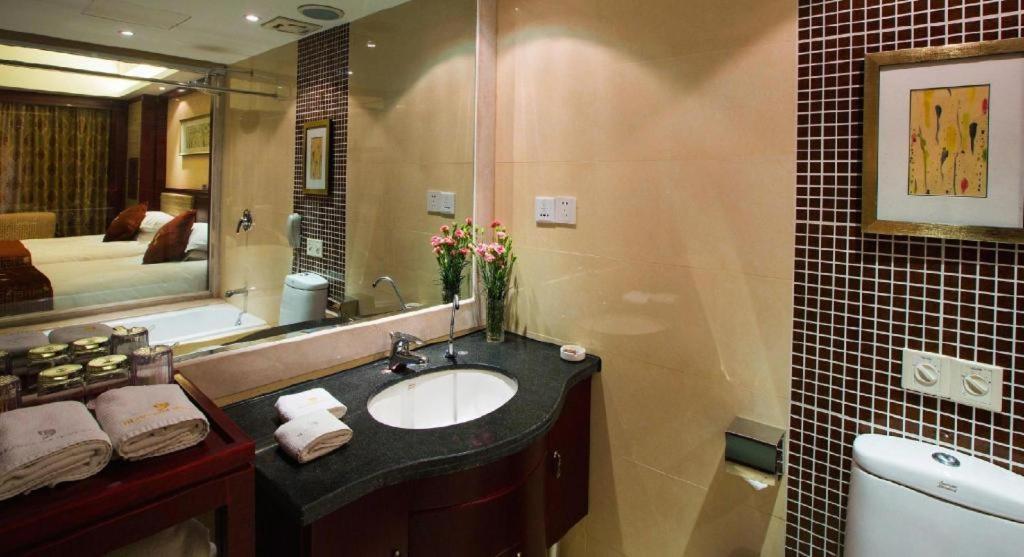 Feicheng Blossom Hotel Екстер'єр фото