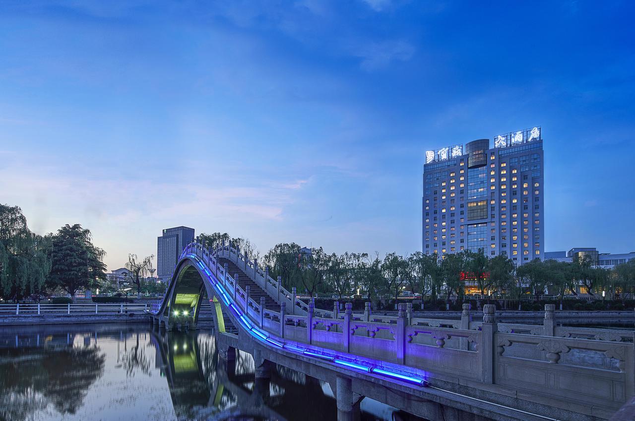 Feicheng Blossom Hotel Екстер'єр фото